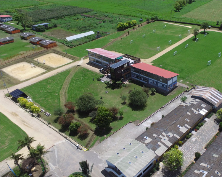 Huertas, Salones de Física y Química, Canchas de Fútbol