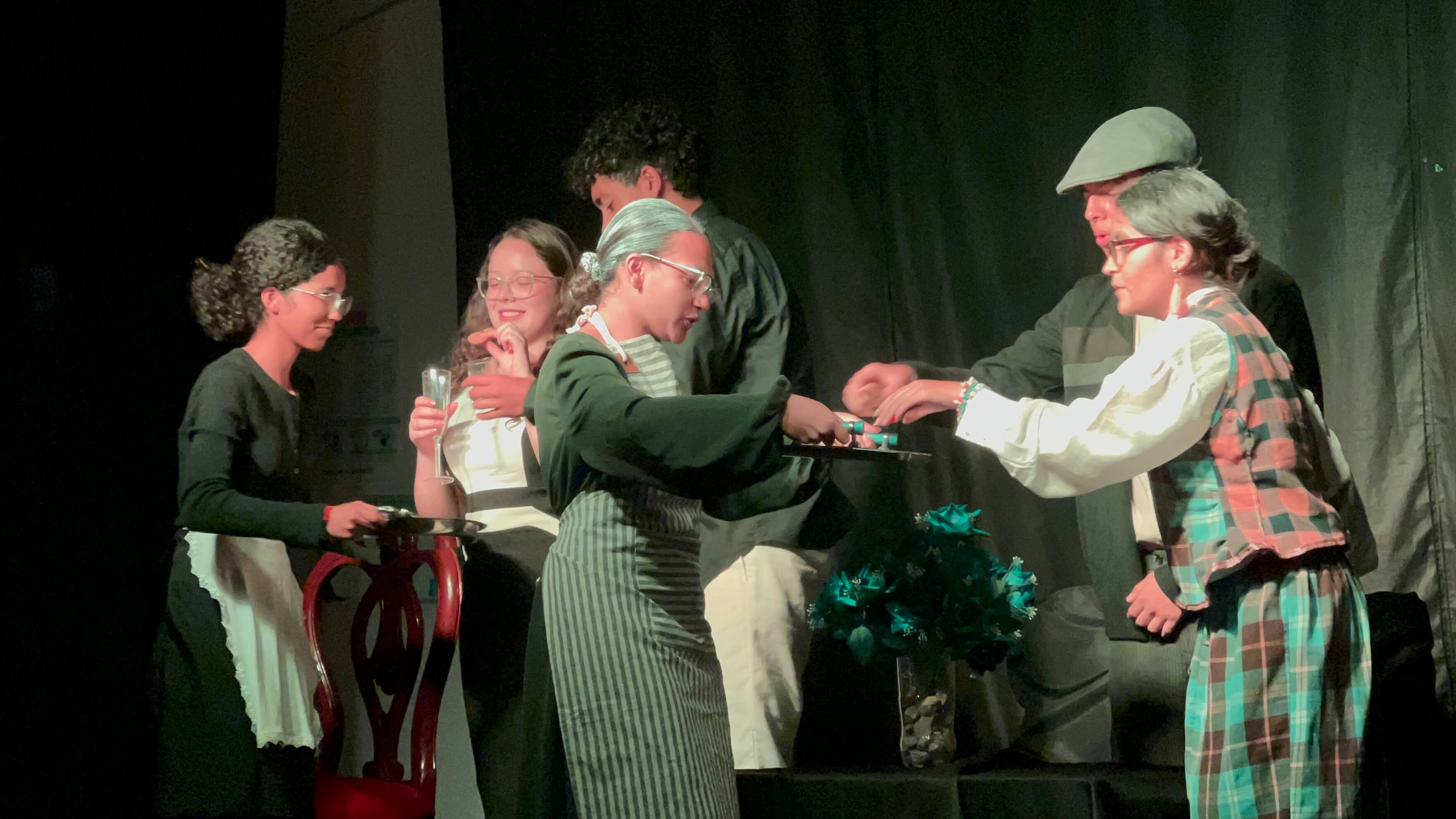 Noche de Teatro Refous
