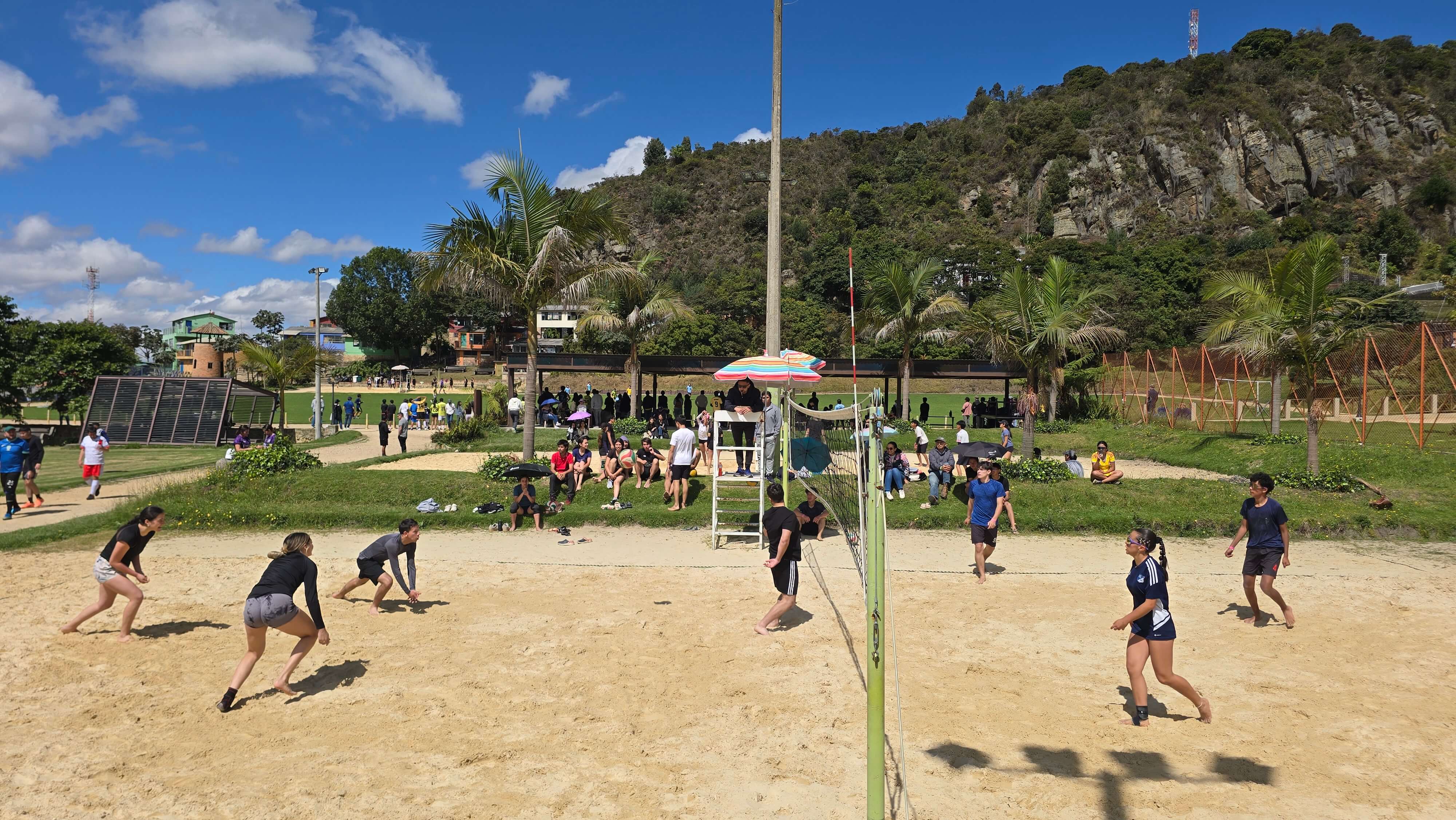 Torneos de Cuartetos de Voleibol y Fútbol
